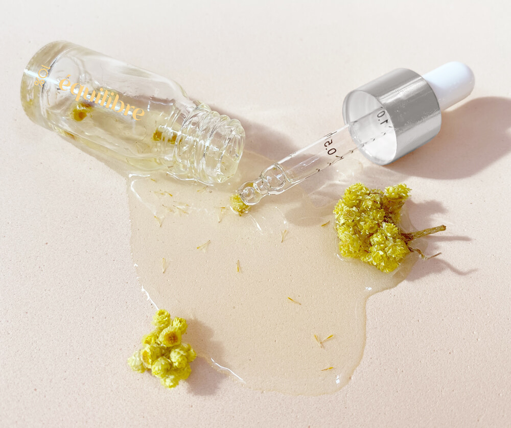 Flacon d'huile de CBD 10% Equilibre et fleurs d'immortelle